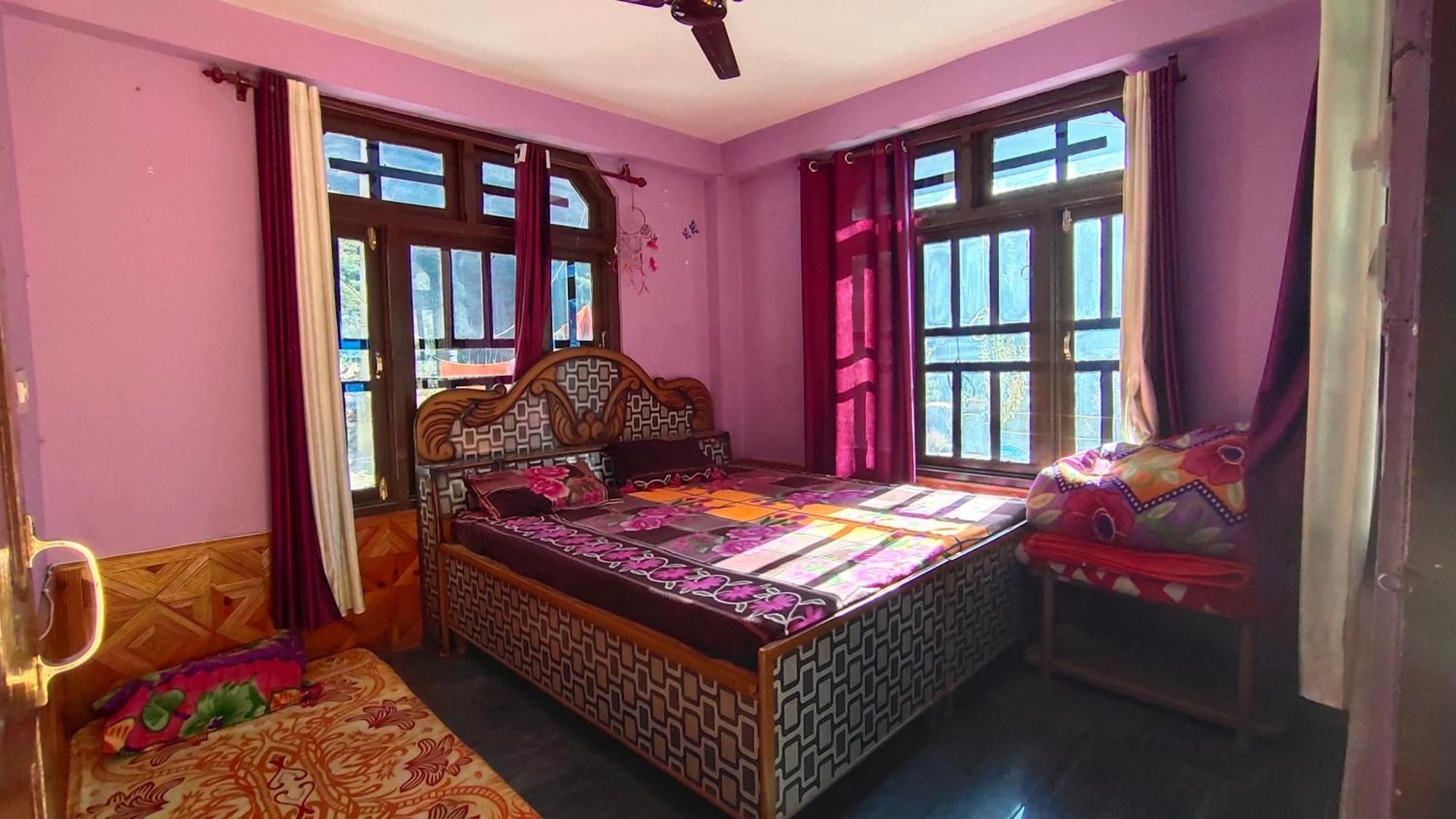 קאסול Snow View Guest House חדר תמונה